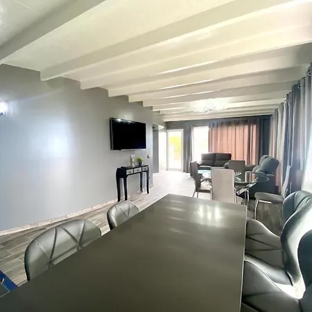 Appartement Embasador - *