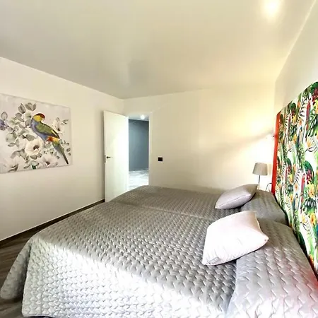 Appartement Embasador - *